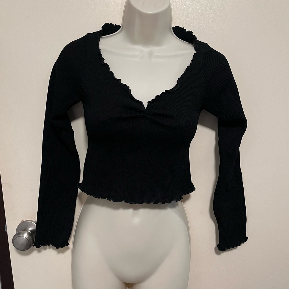 Urban Outfitters Black Ruffled Crop Blouse - Picture 2 of 6